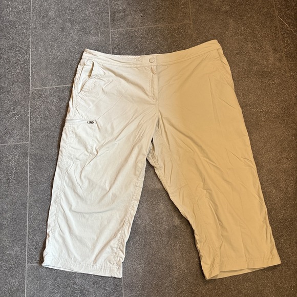 L.L. Bean Pants - LL Bean Pants Womens 18R Tan Capri Nylon Stretch Mid Rise Hiking Ripstop See Pic